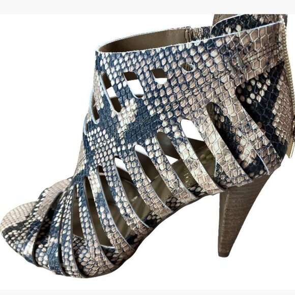 Vince Camuto High Heel Back Zip Peep Toe Snakeskin Shoes Booties  Size 6.5  EUC - Picture 5 of 15